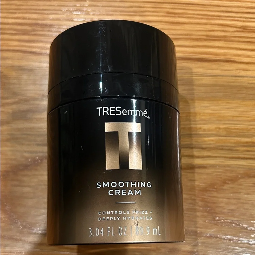 TRESemmé A-List Collection Smoothing Cream, control frizz new 3.04 new